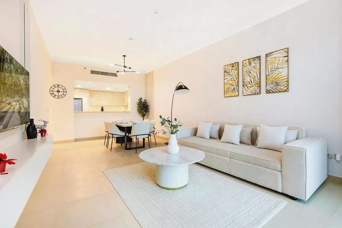 First Class 2Br Iconic Burj Khalifa View Dubai Apartment